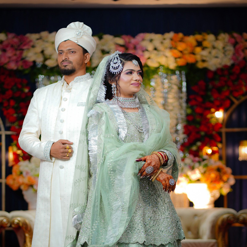 couple wedding album